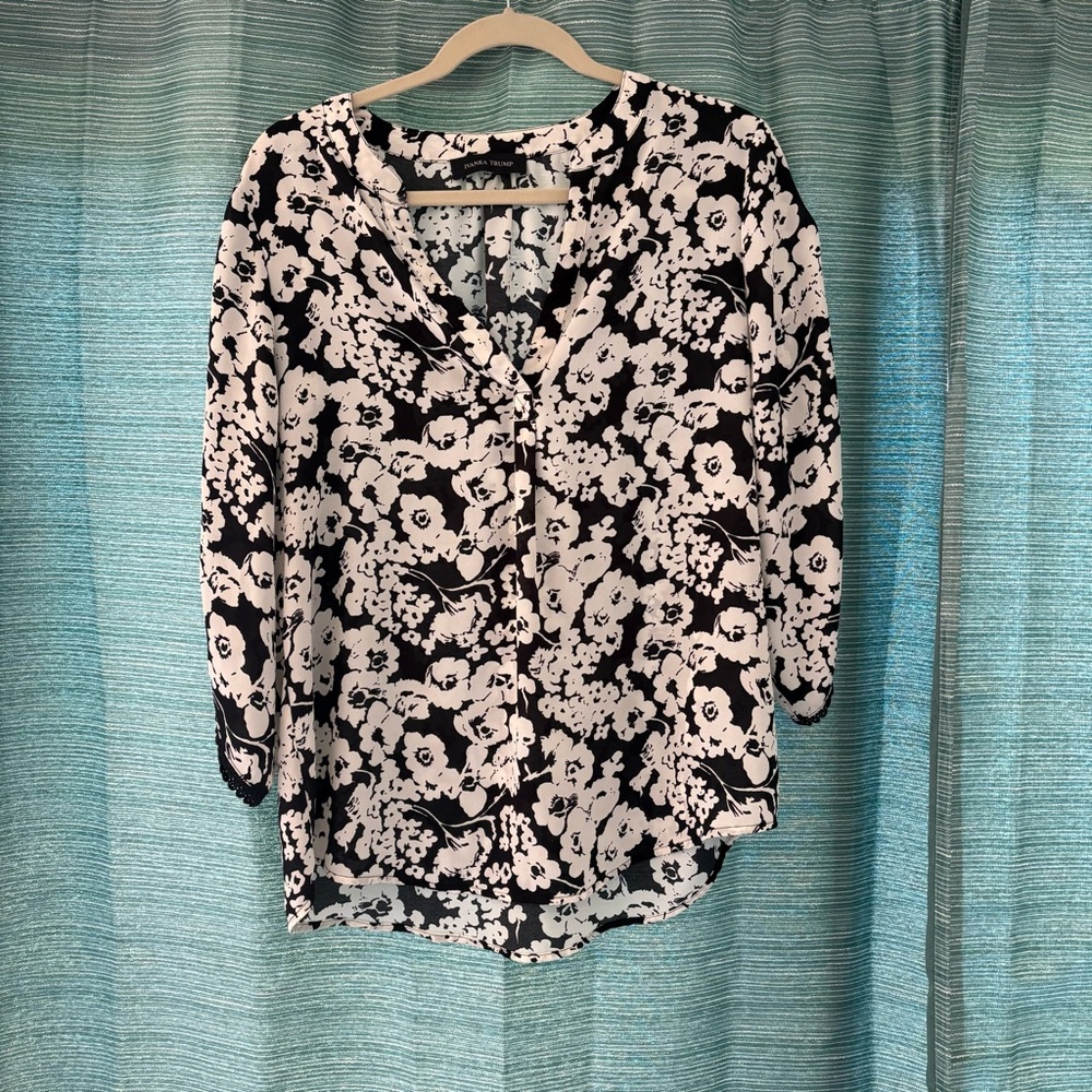 IVANKA TRUMP | floral lace blouse size L